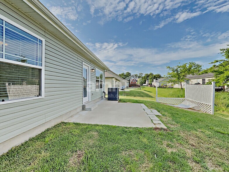 Building Photo - 1617 Ursuline Ln