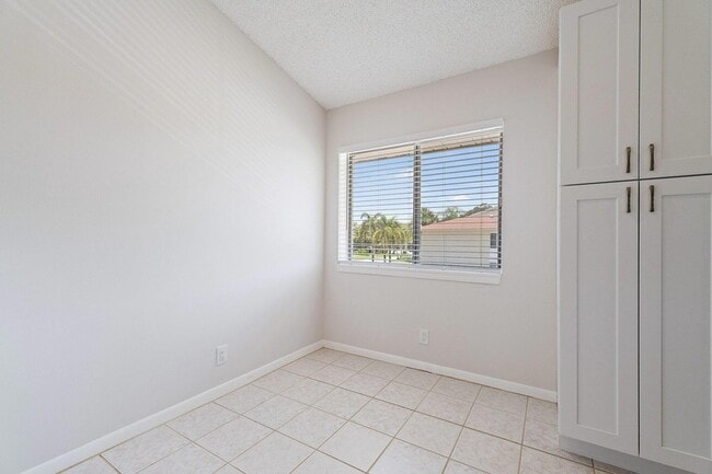 Building Photo - 6531 Chasewood Dr