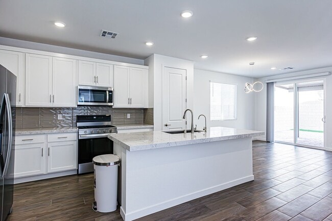 Building Photo - Brand New 4-bedroom Home