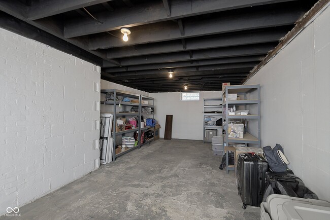 Building Photo - 825 Iowa St