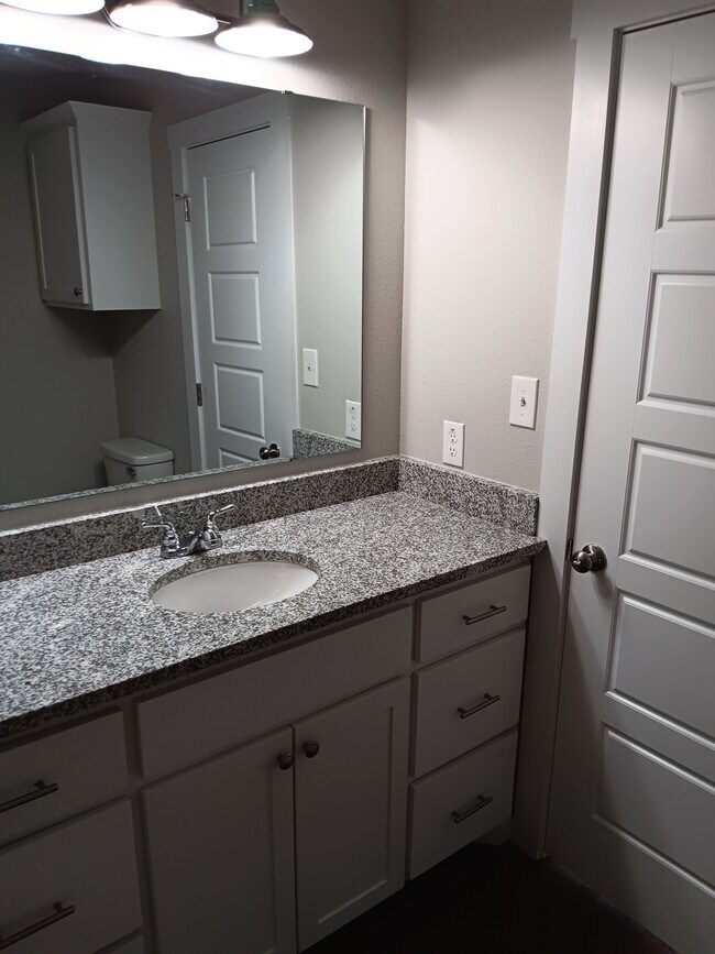 Building Photo - 817 Wake Ave