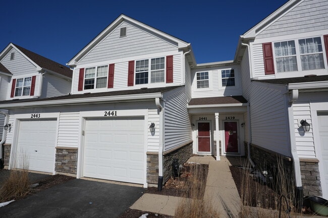 Building Photo - 2441 Oneida Ln