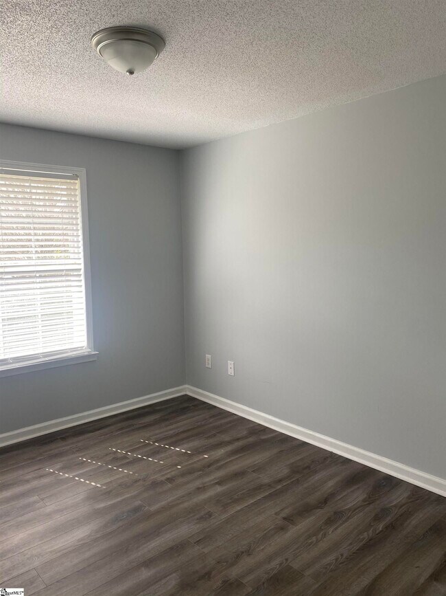 Building Photo - 806 Pelham Square Way