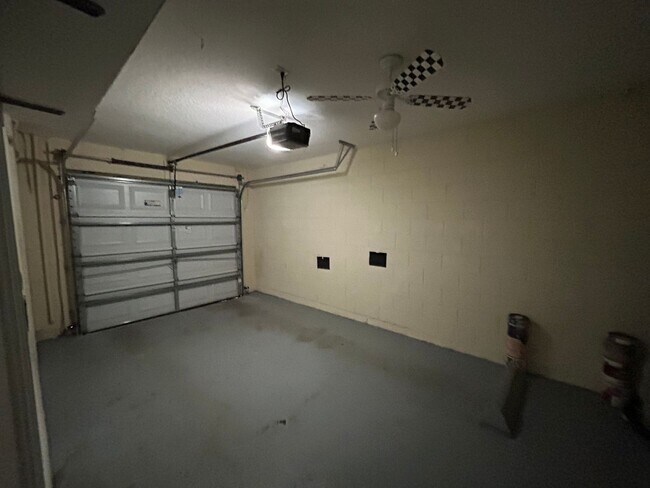 Building Photo - 458 Tradition Ln