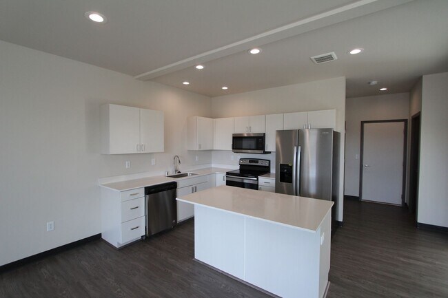 Building Photo - Move in Special!! One-month free with qualified applicants!! Modern design 3-bed, 2.5-bath duplex!
