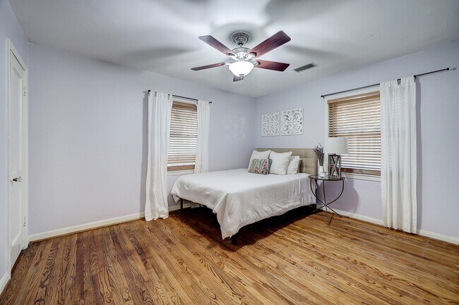 Building Photo - 1070 Lamonte Ln