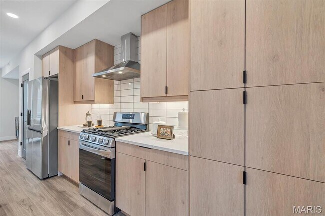 Building Photo - 513 Whittier St