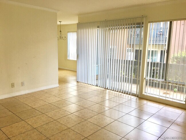 Building Photo - 17147 W Bernardo Dr