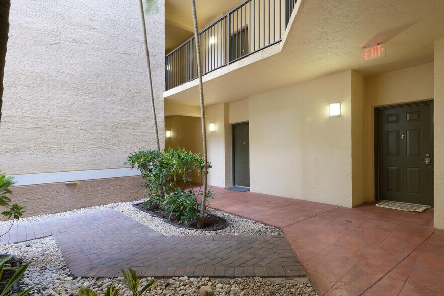 Building Photo - 1805 N Flagler Dr