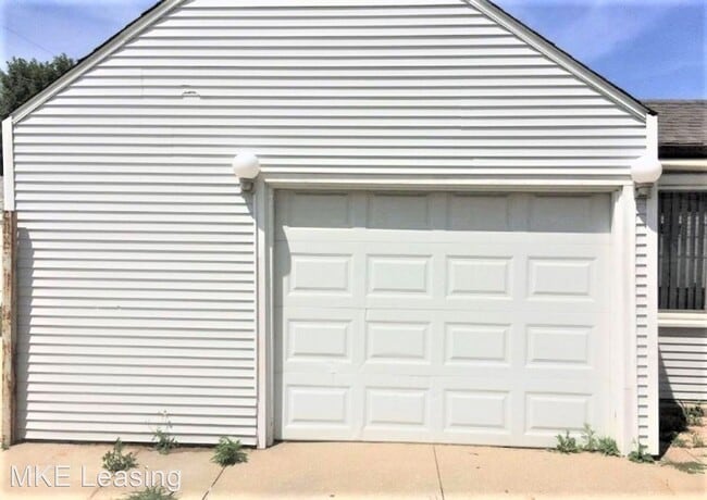 Building Photo - 2 br, 1 bath House - 3455 S 3rd St