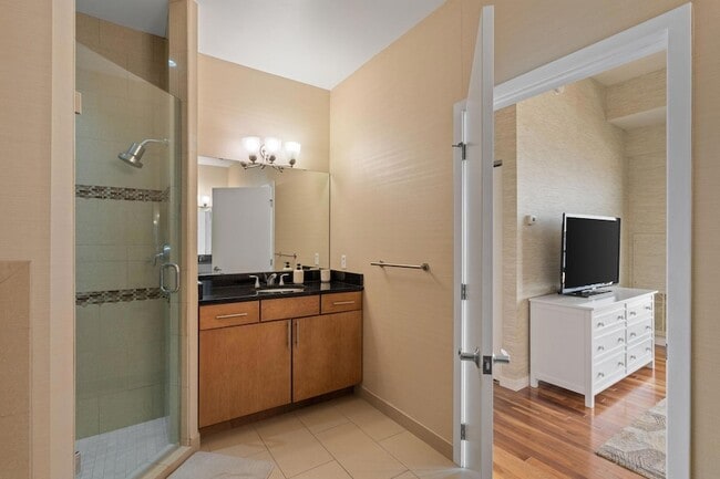 Building Photo - 929 Portland Ave