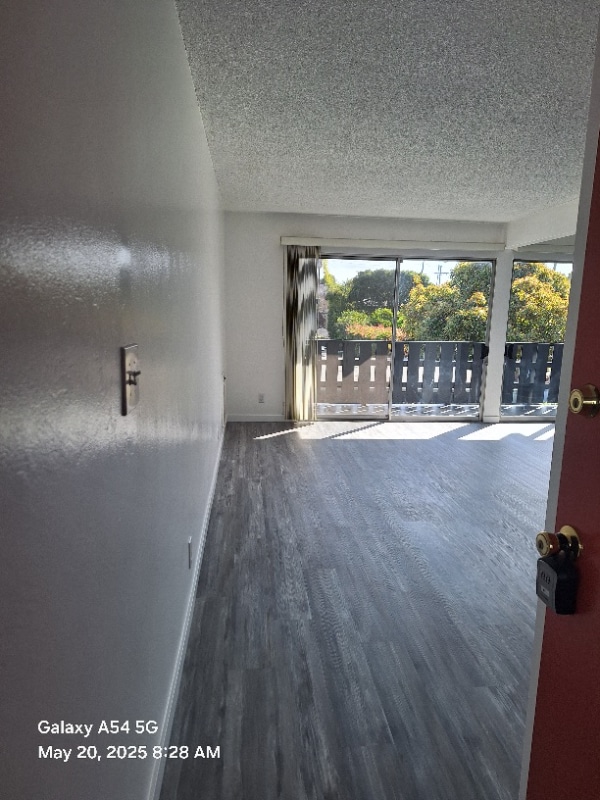 Building Photo - 609 De La Vina St