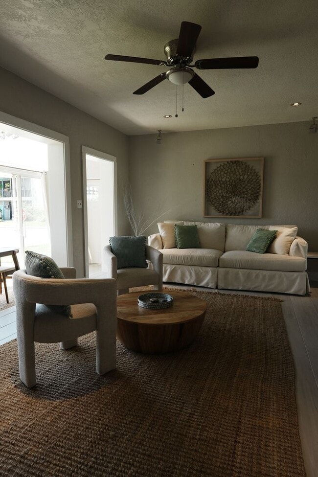 Building Photo - Affordable 3BR Home in Winter Park – Prime Location & Move-In Ready!