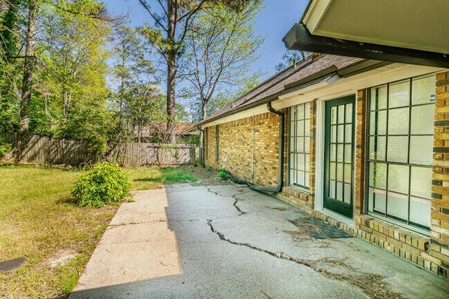 Building Photo - 703 Parker Dr