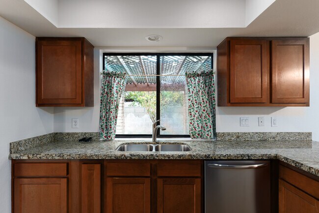 Building Photo - 7711 E 39th St