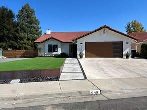 Building Photo - 946 St Ann Dr