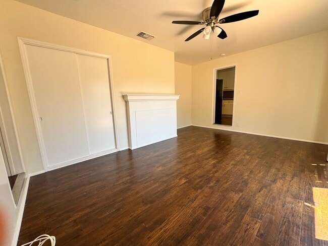 Building Photo - Beautiful Sherman Oaks Home!