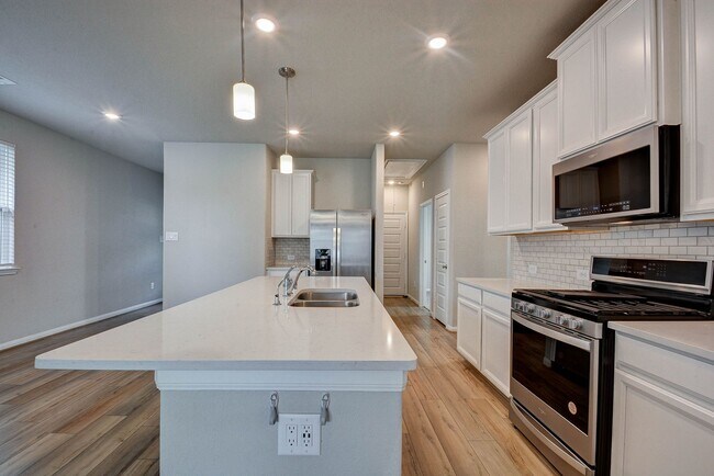 Building Photo - 18572 Meadow Point Ln
