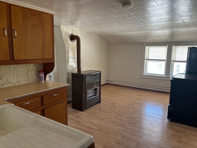 Building Photo - 503 W 5th Ave