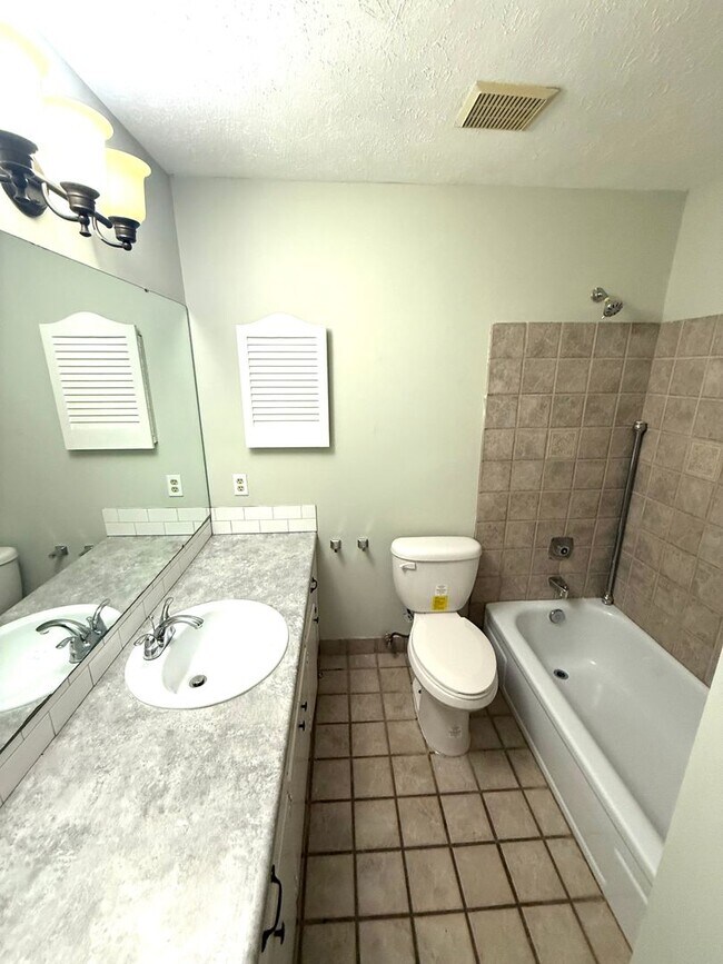 Building Photo - **3 Bed 2.5 Bath located off Vaughn Road ** Call 334-366-9198 to schedule a self tour