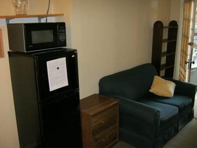 Building Photo - 914 13th St