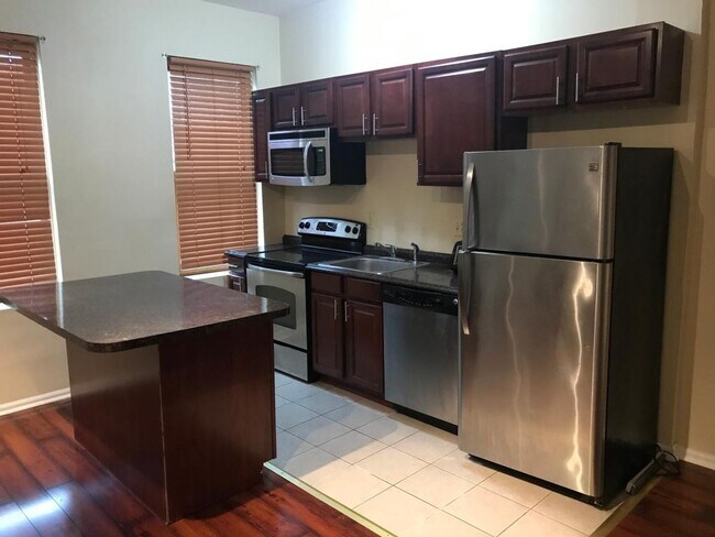 Primary Photo - 2030 E Baltimore St