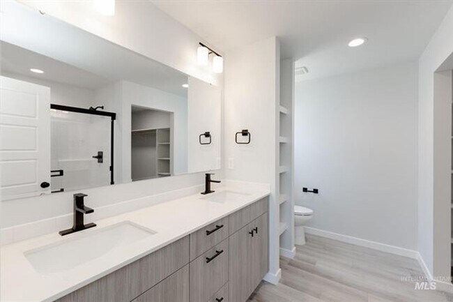 Building Photo - Brand New 4 Bedroom 2 Bathroom Home in South Meridian