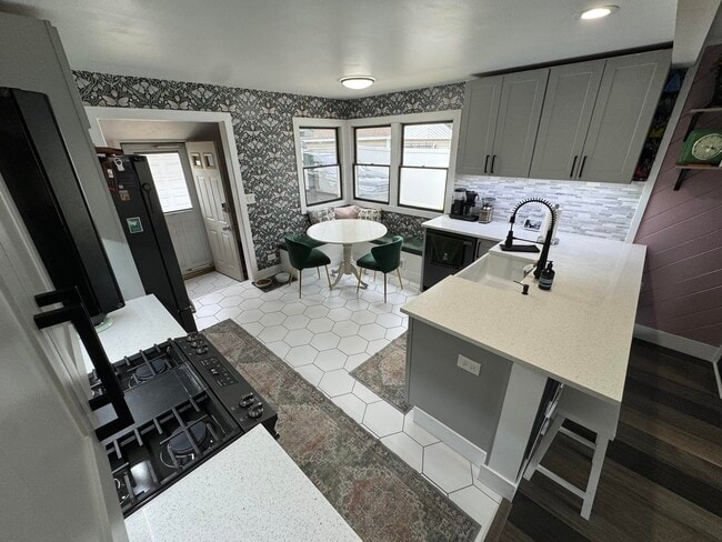 Building Photo - 4003 Owl Dr