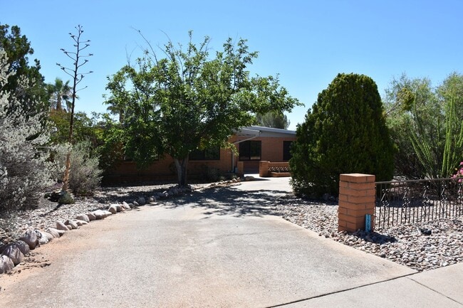 Building Photo - Great home in Great Neighborhood