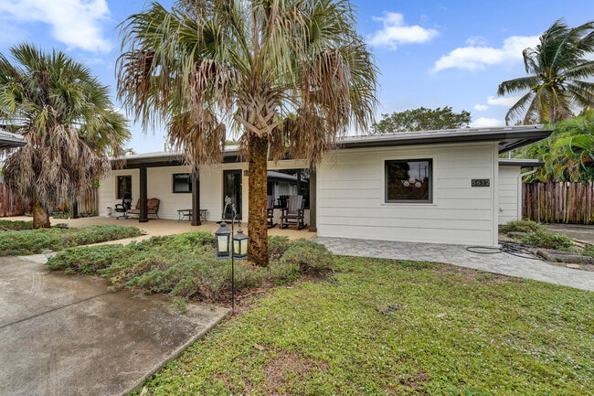 Building Photo - 5612 Harding St