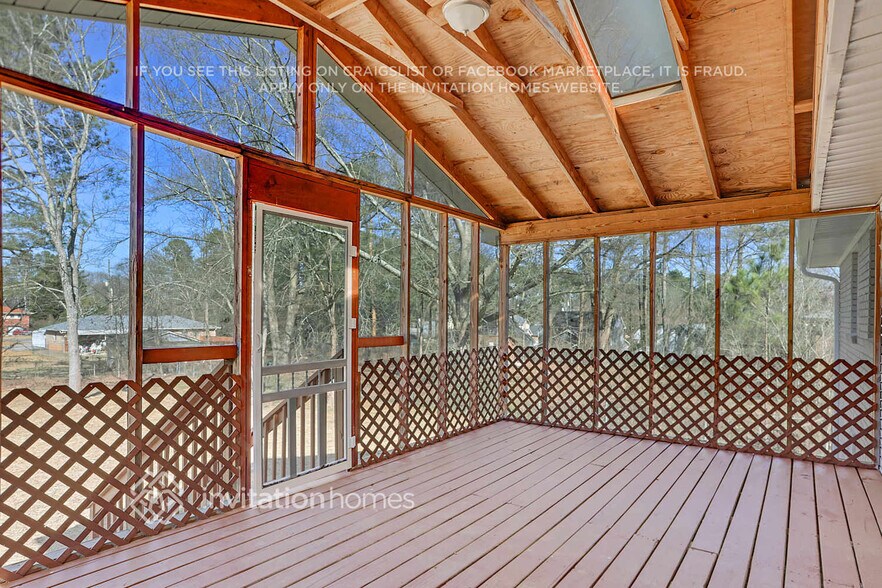 Building Photo - 2280 Sherwood Pl SW