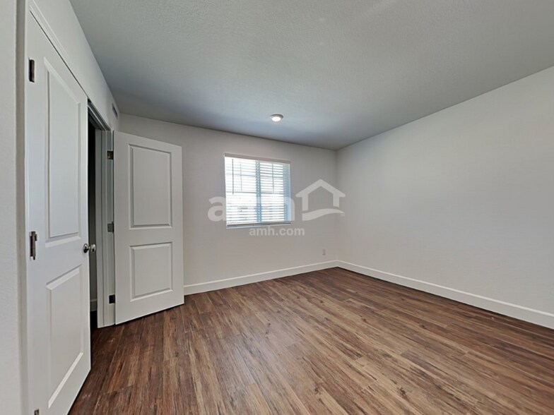 Building Photo - 8927 Tiger Tooth Ave