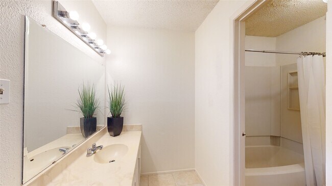 Building Photo - 12250 Copper Tree Pvt Ln