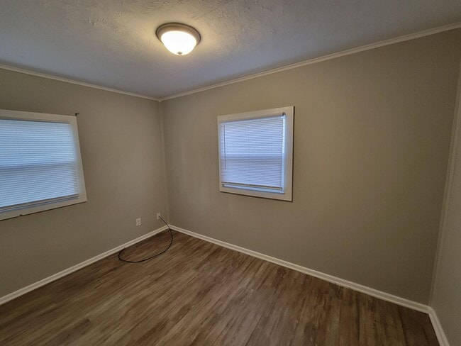 Building Photo - Ranch style 2 bed