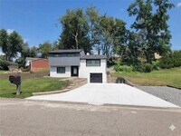 Building Photo - 113 Meadowbrook Dr