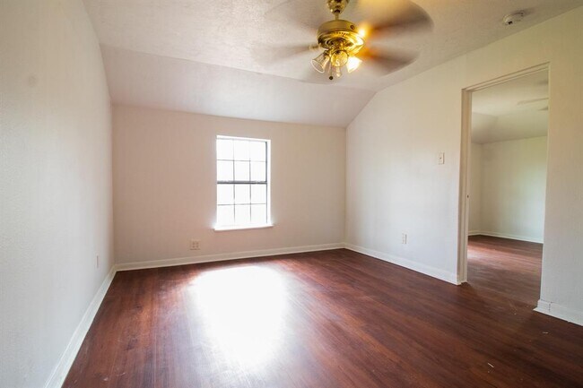 Building Photo - 3615 Legion St