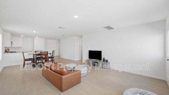 Building Photo - 3159 Dispatch Dr