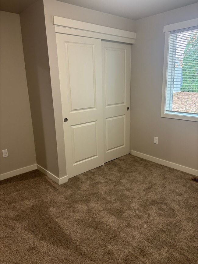 Building Photo - Beautifully Remodeled Single-Level House in North Newberg