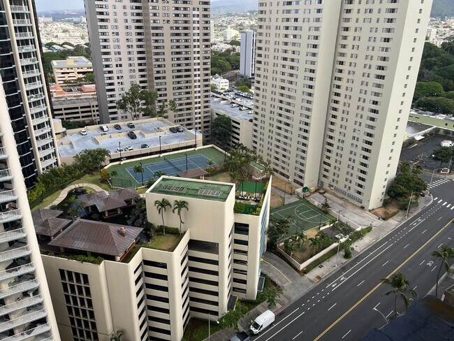 Building Photo - 1255 Nuuanu Ave