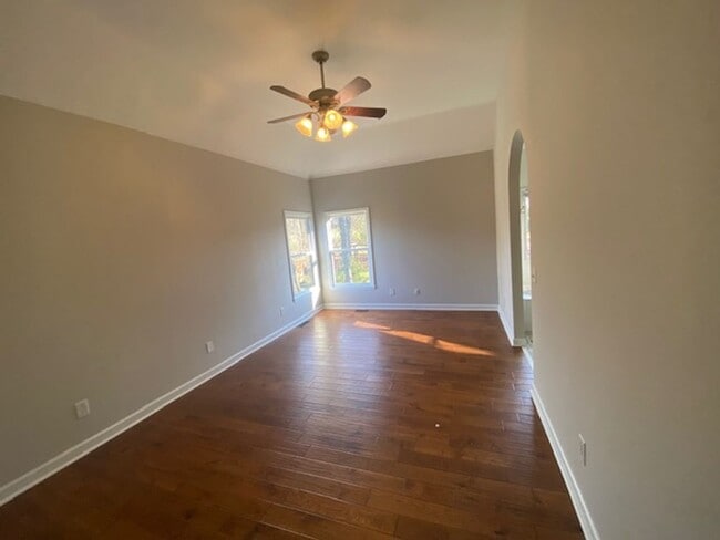 Building Photo - Coming Soon! Great home near the lake and ...
