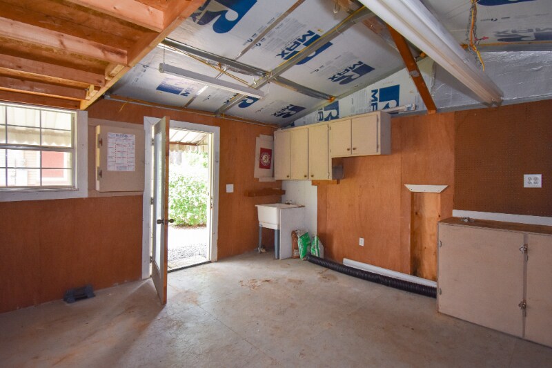 Building Photo - 109 11th Ave N