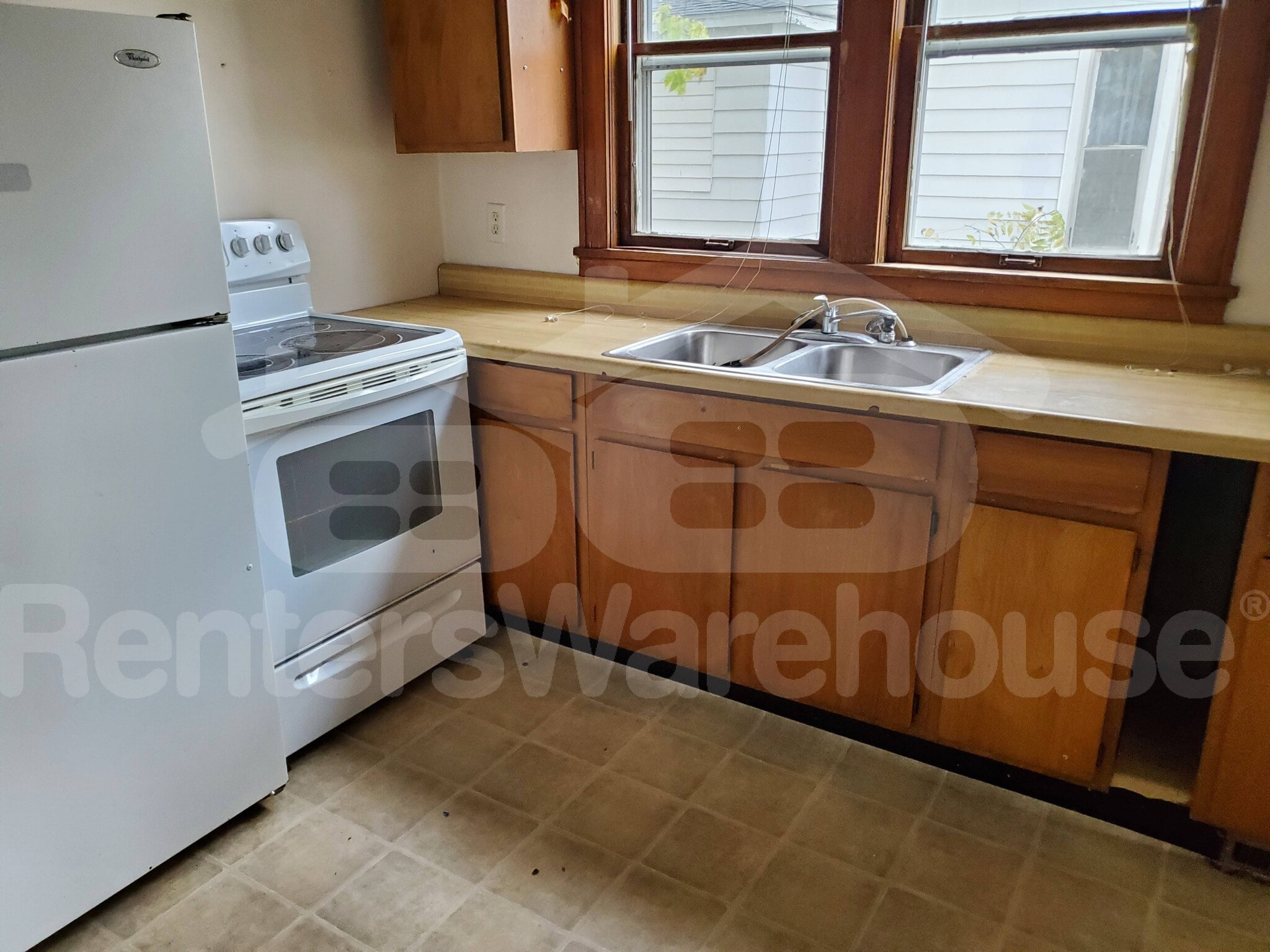 Building Photo - 407 N Elm Ave