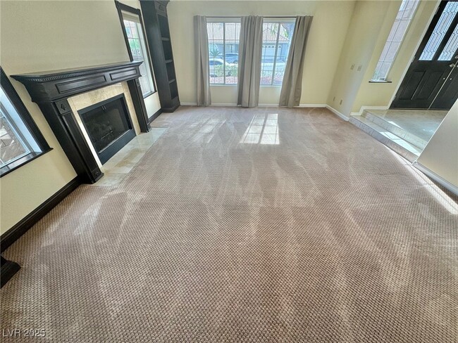 Building Photo - 8240 Tivoli Cove Dr