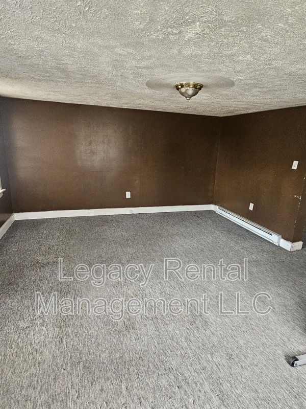 Building Photo - 533 W Shawnee Ave