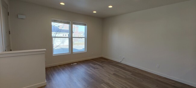 Building Photo - GET $2299 OFF FIRST FULL MONTH OF RENT!!!!