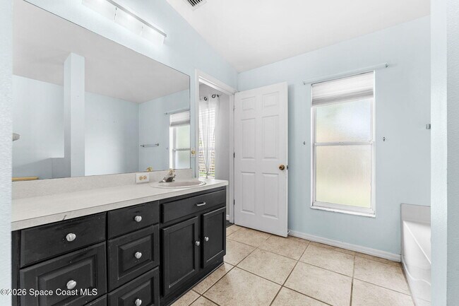 Building Photo - 4211 Swanna Dr