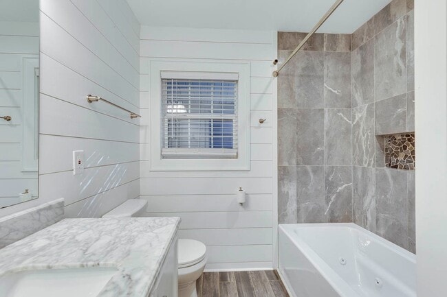 Building Photo - Cute & Private 3BR Home Ready for Move-In