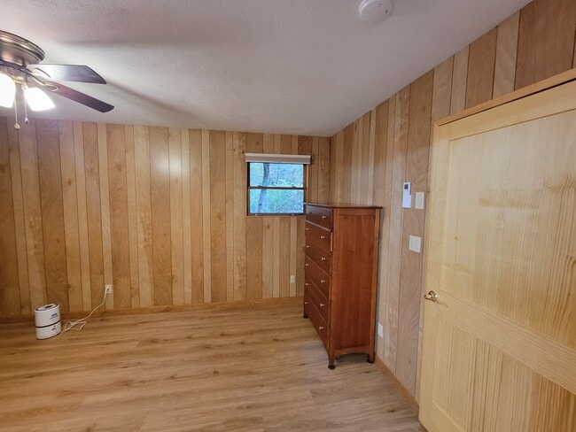 Building Photo - 1061 Caldwell Dr