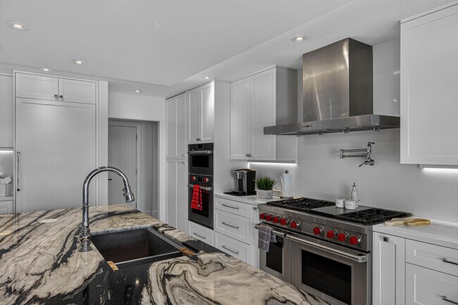 Building Photo - 3109 NE 42nd Ct