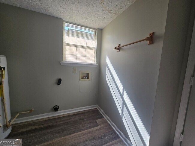 Building Photo - 938 Iron Gate Blvd